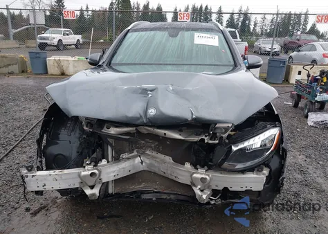 2017 Mercedes Glc300 4Matic z USA, uszkodzony, nr VIN WDC0G4KB3HF158658